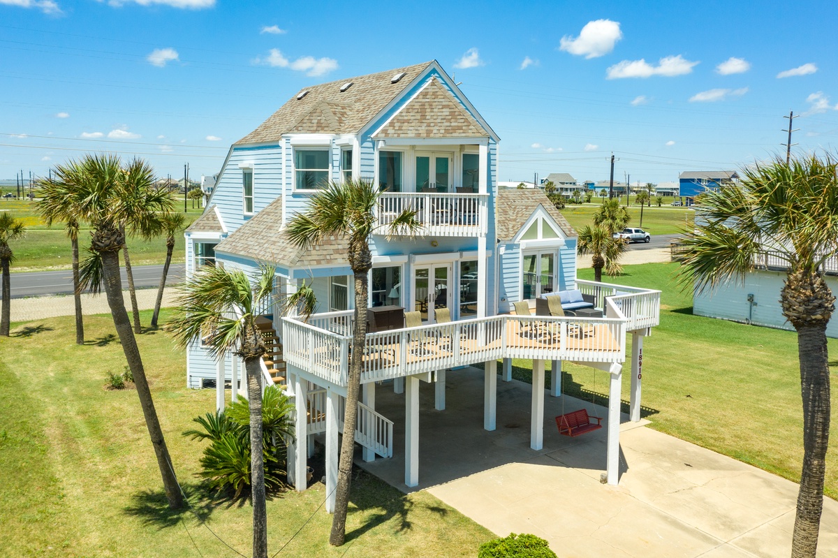 Beachside home with Gulf views in Indian Beach