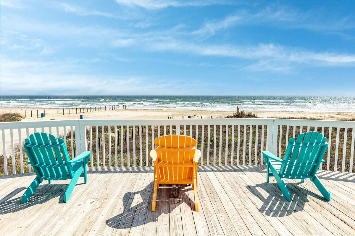 Nearby public access makes it easy to haul beach toys, etc.