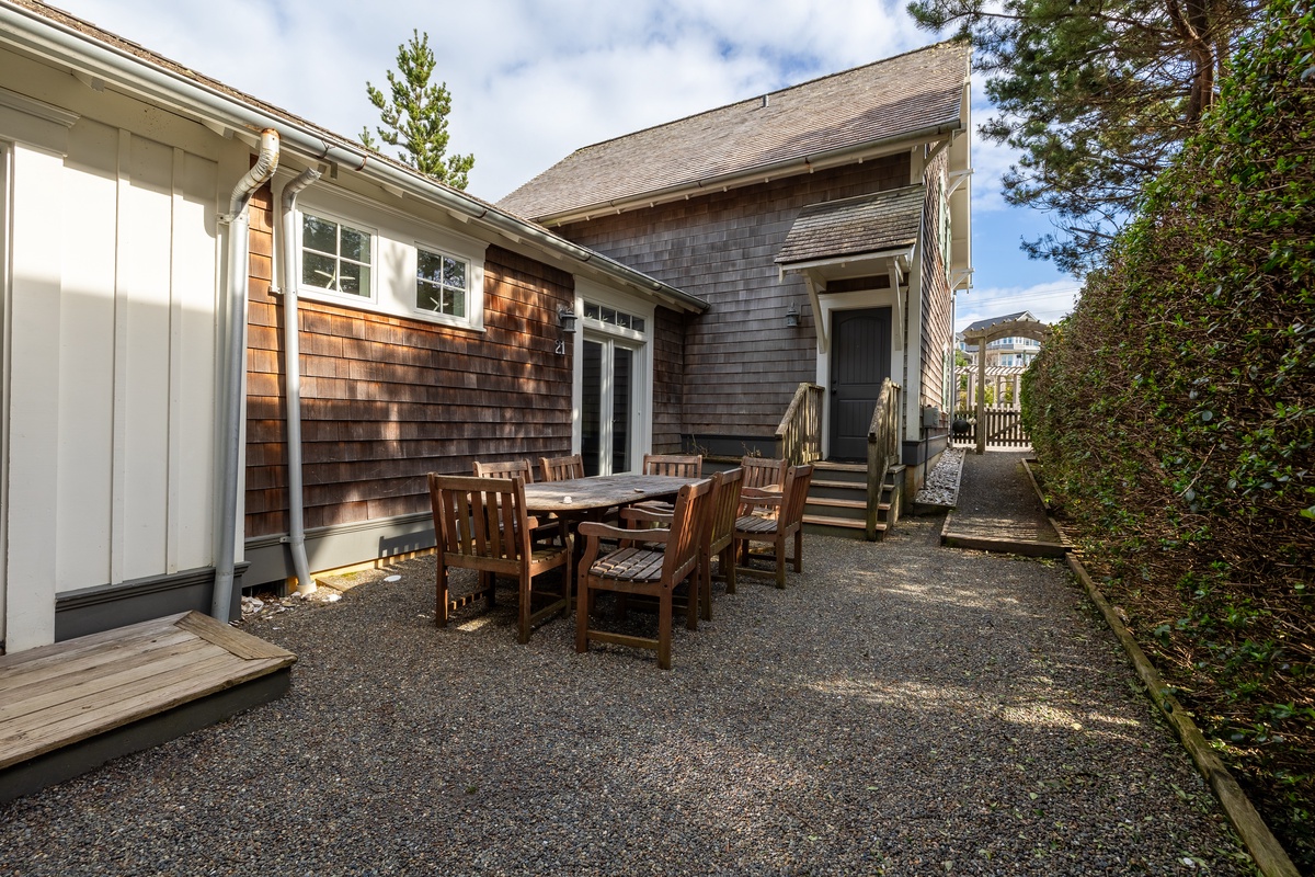 Courtyard with outdoor table