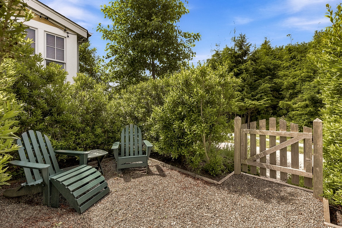 Private garden seating