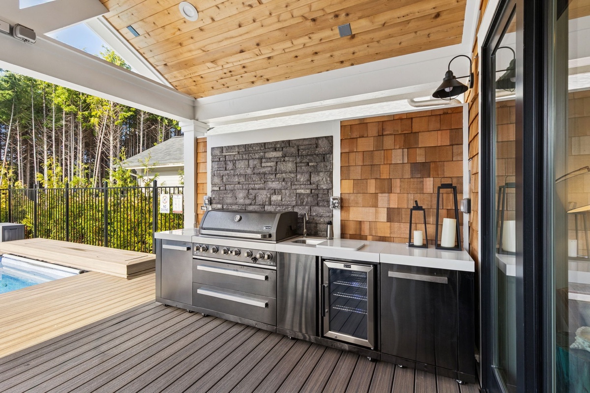 Covered outdoor kitchen