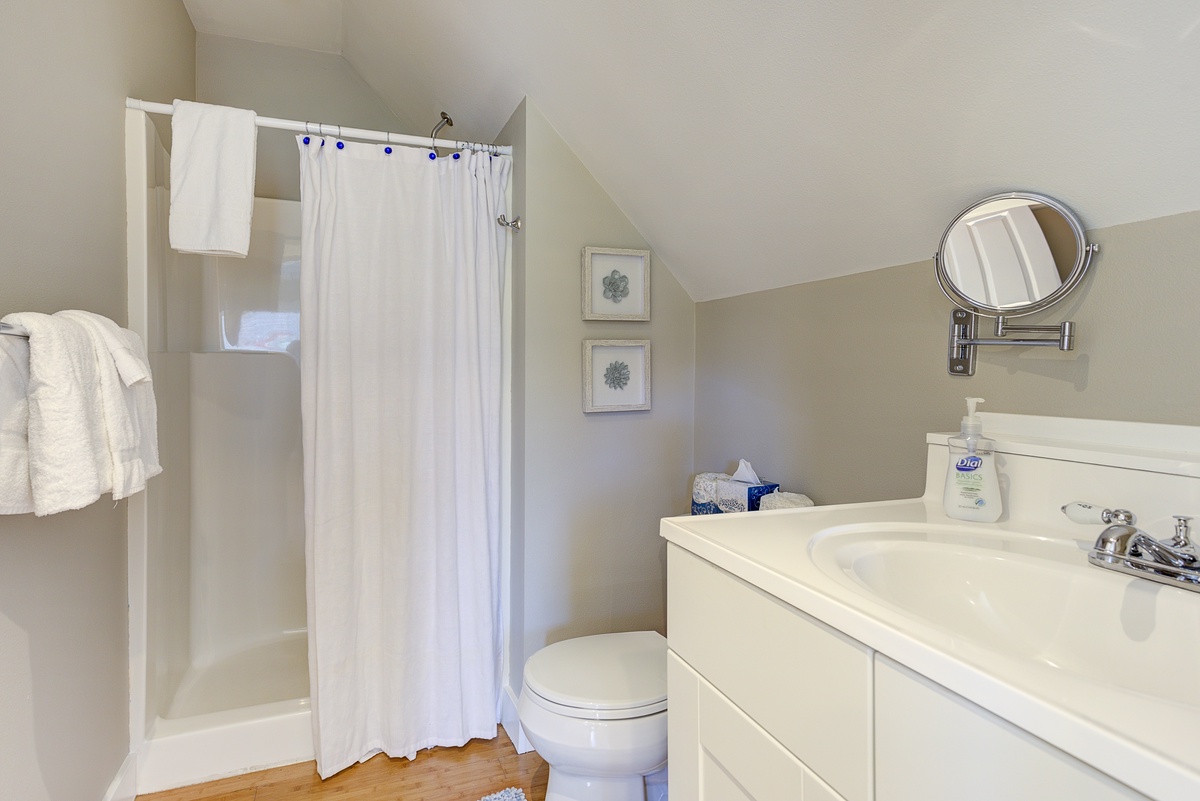 carriage house bathroom