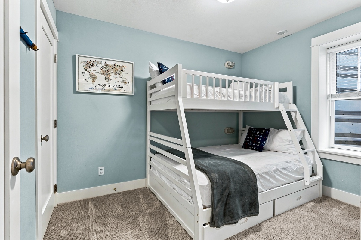 Twin over Full Bunkroom