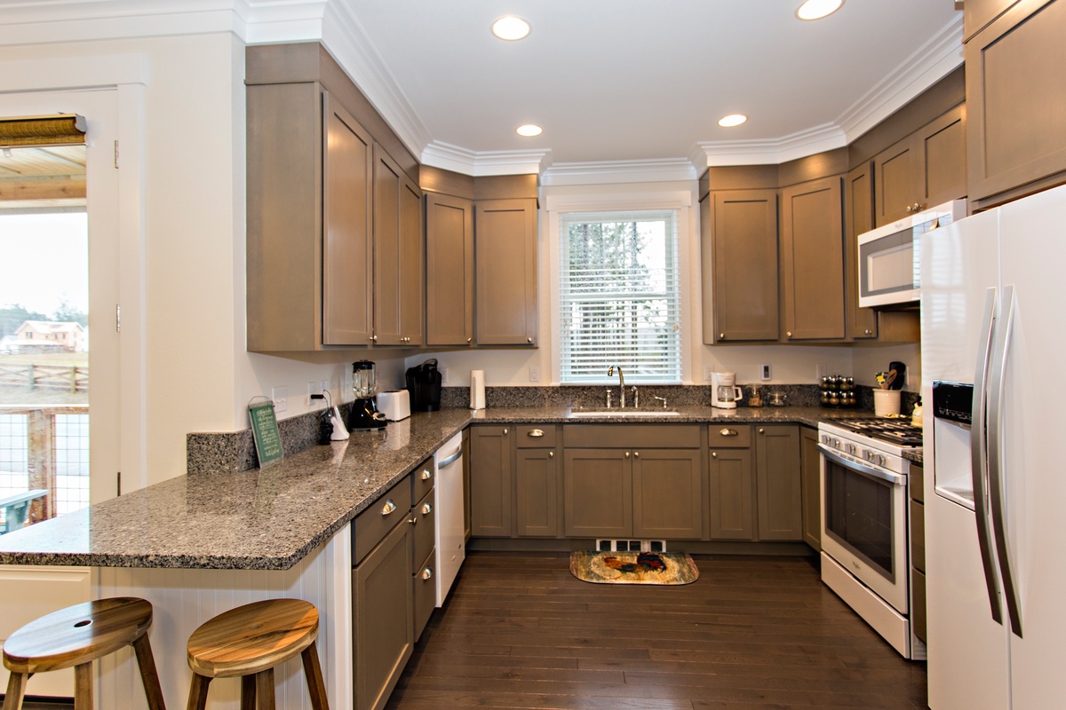 Spacious kitchen with gas stove