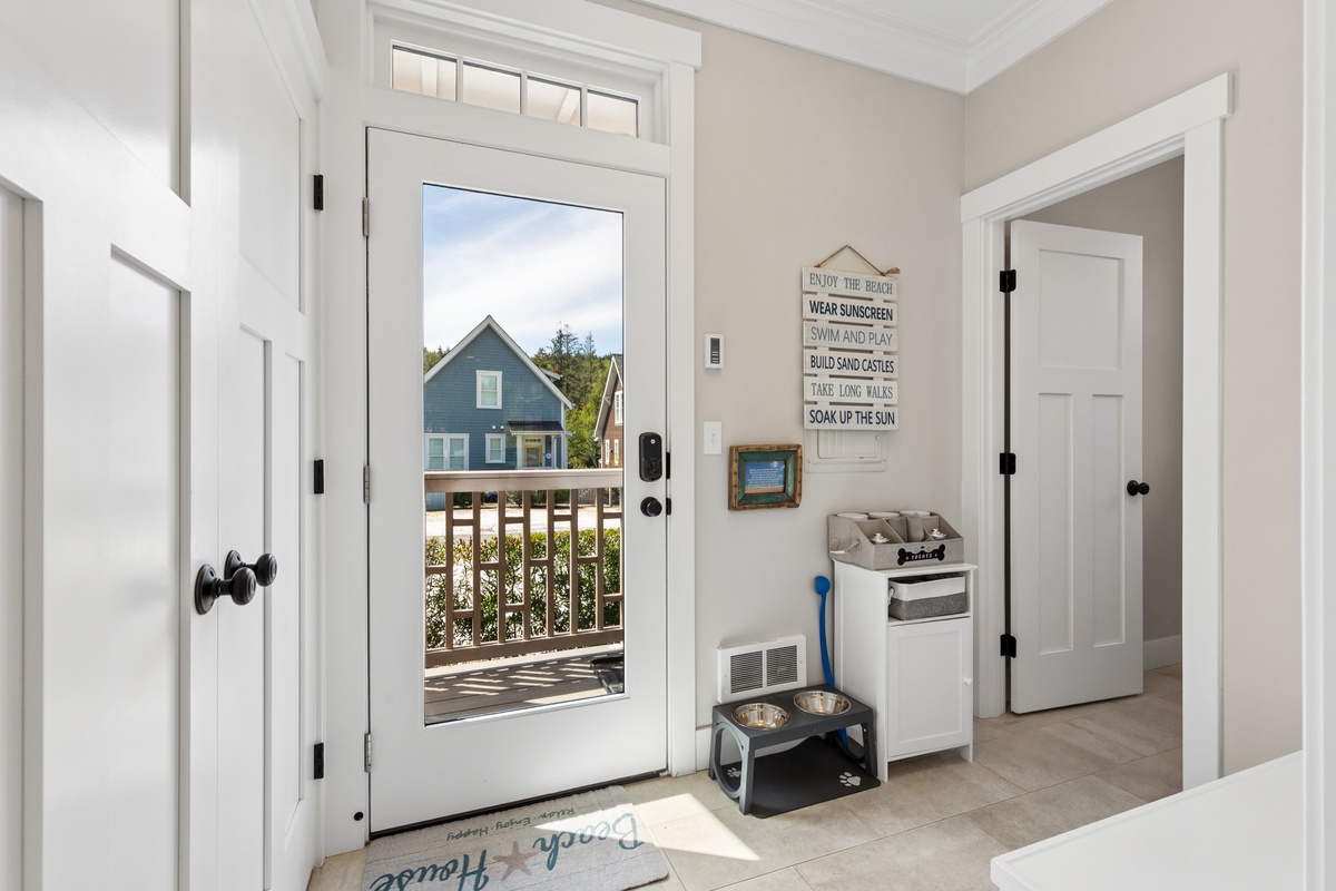 Entry way mud room