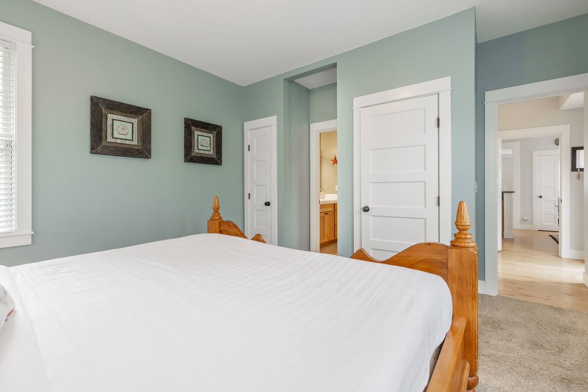 Primary bedroom with ensuite bathroom