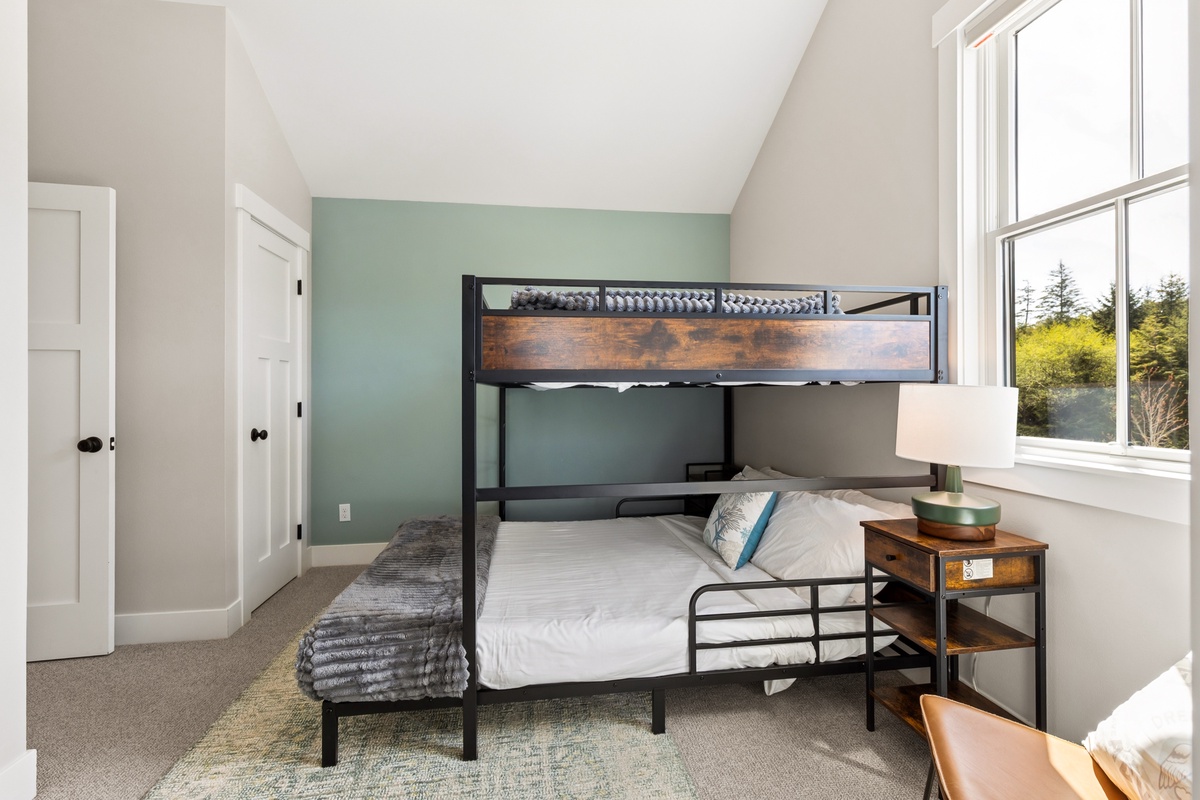 Bunk bedroom