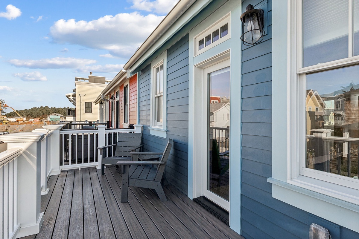Primary bedroom balcony