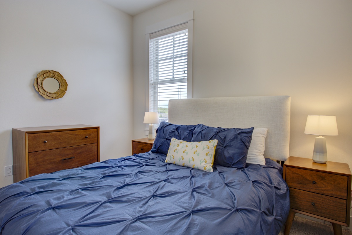 Guest bedroom