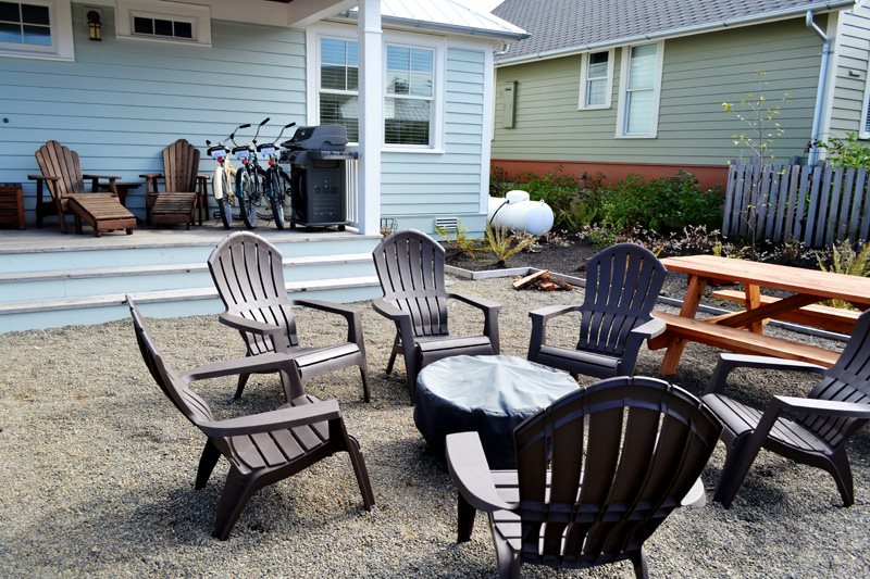 Private fire pit and picnic table