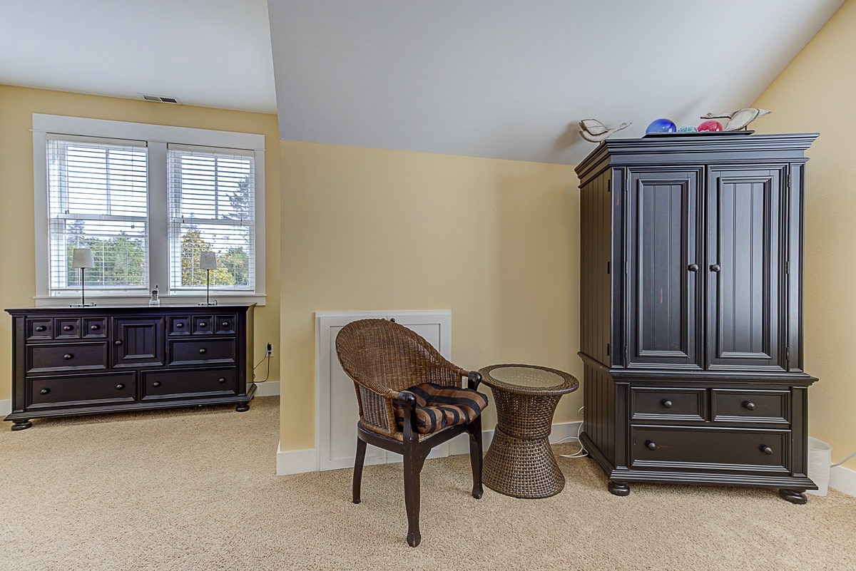 Second floor primary bedroom