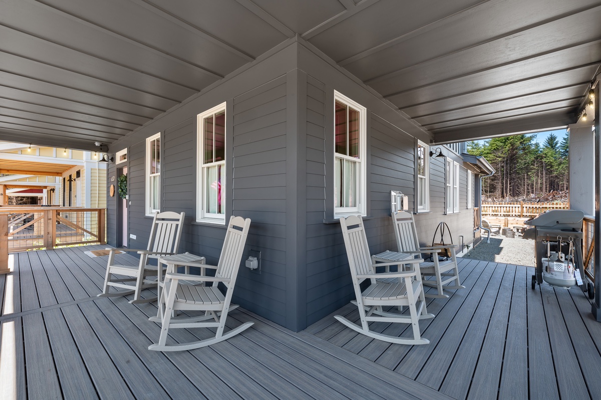 Covered front porch off the living room