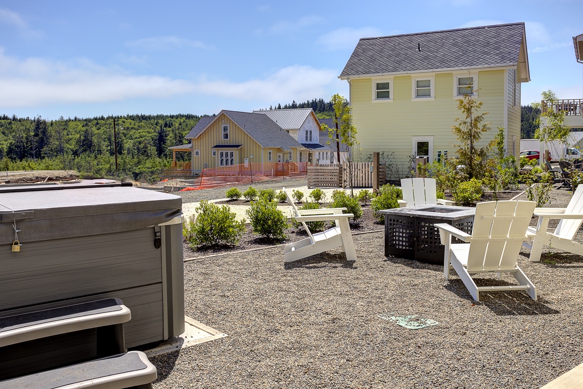 private fire pit and hot tub 