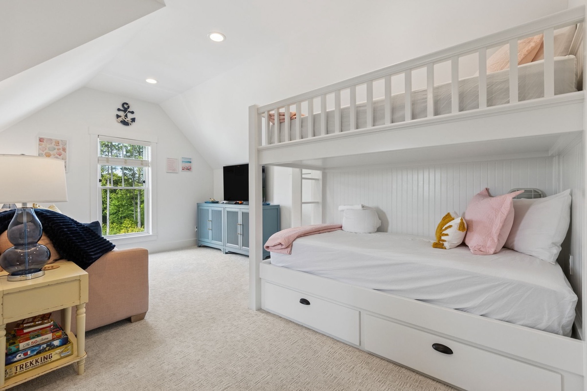 Third level bonus loft