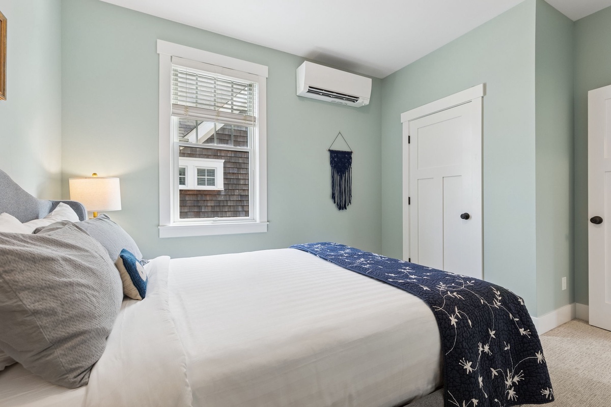 Second level guest room