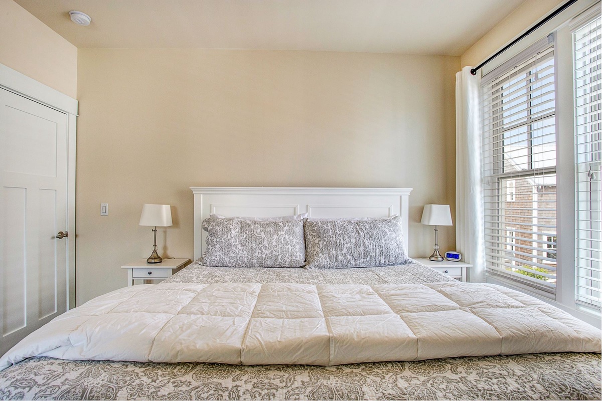 Second floor king bedroom