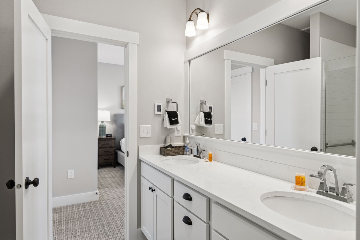 Primary ensuite bathroom