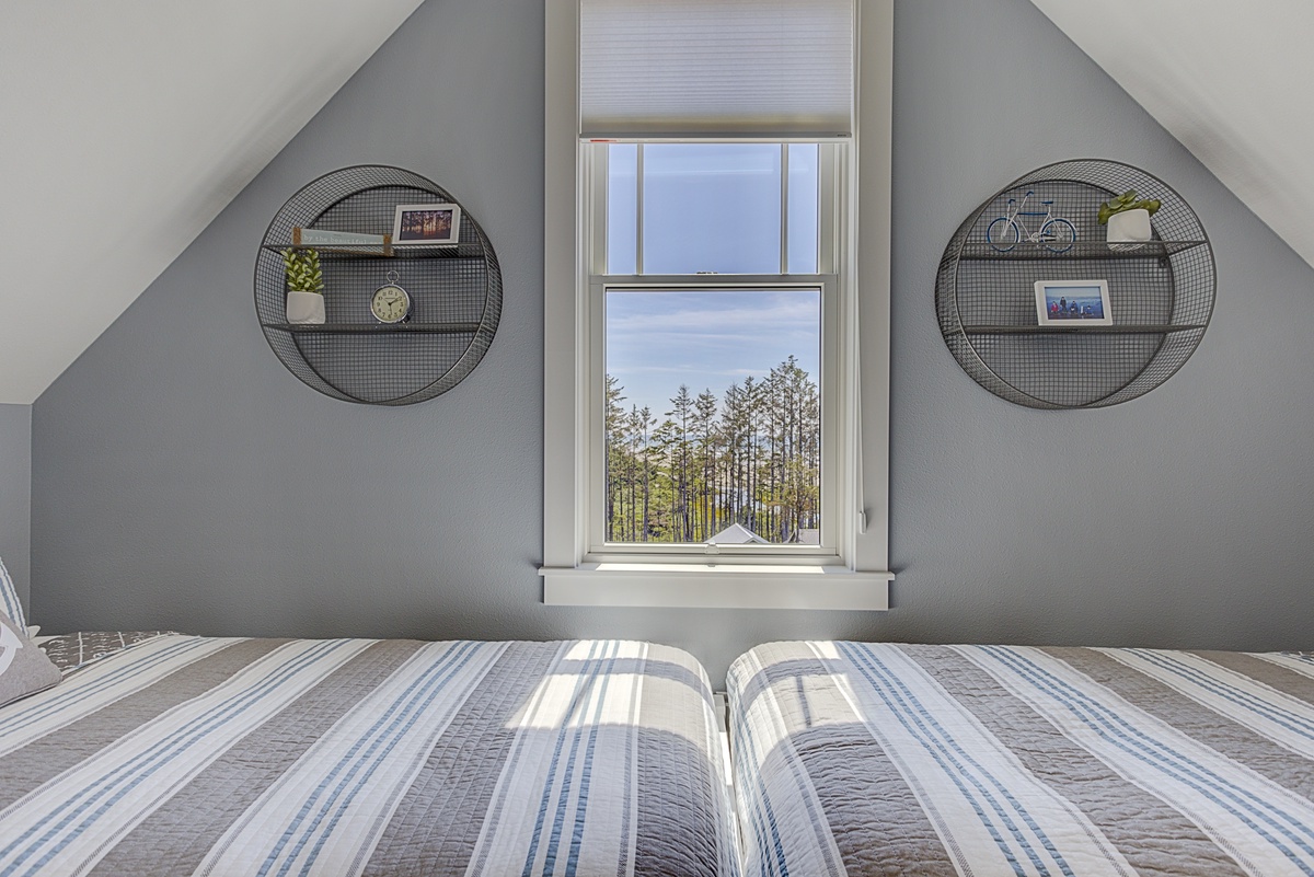 Third floor twin bedroom with view