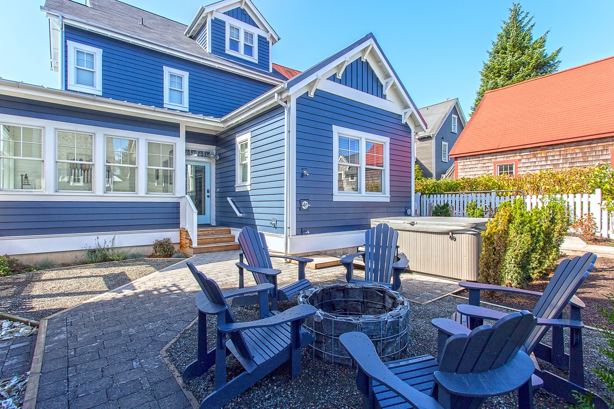 Back patio and fire pit