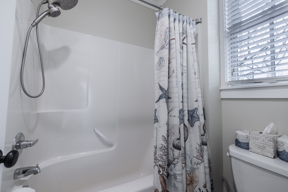 Ensuite bathroom with tub