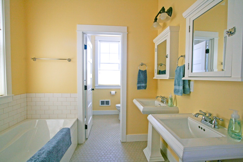 Second floor primary ensuite bathroom