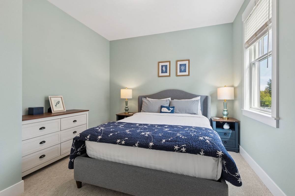 Second level guest room