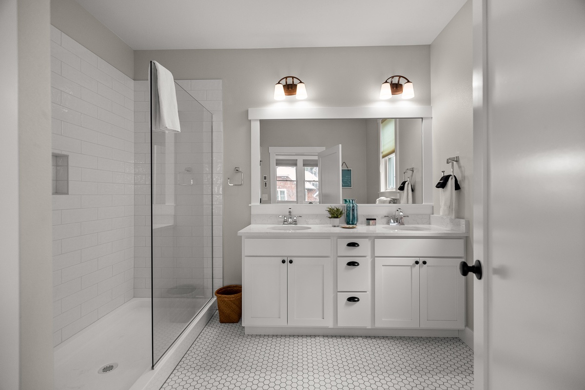 Primary ensuite bathroom