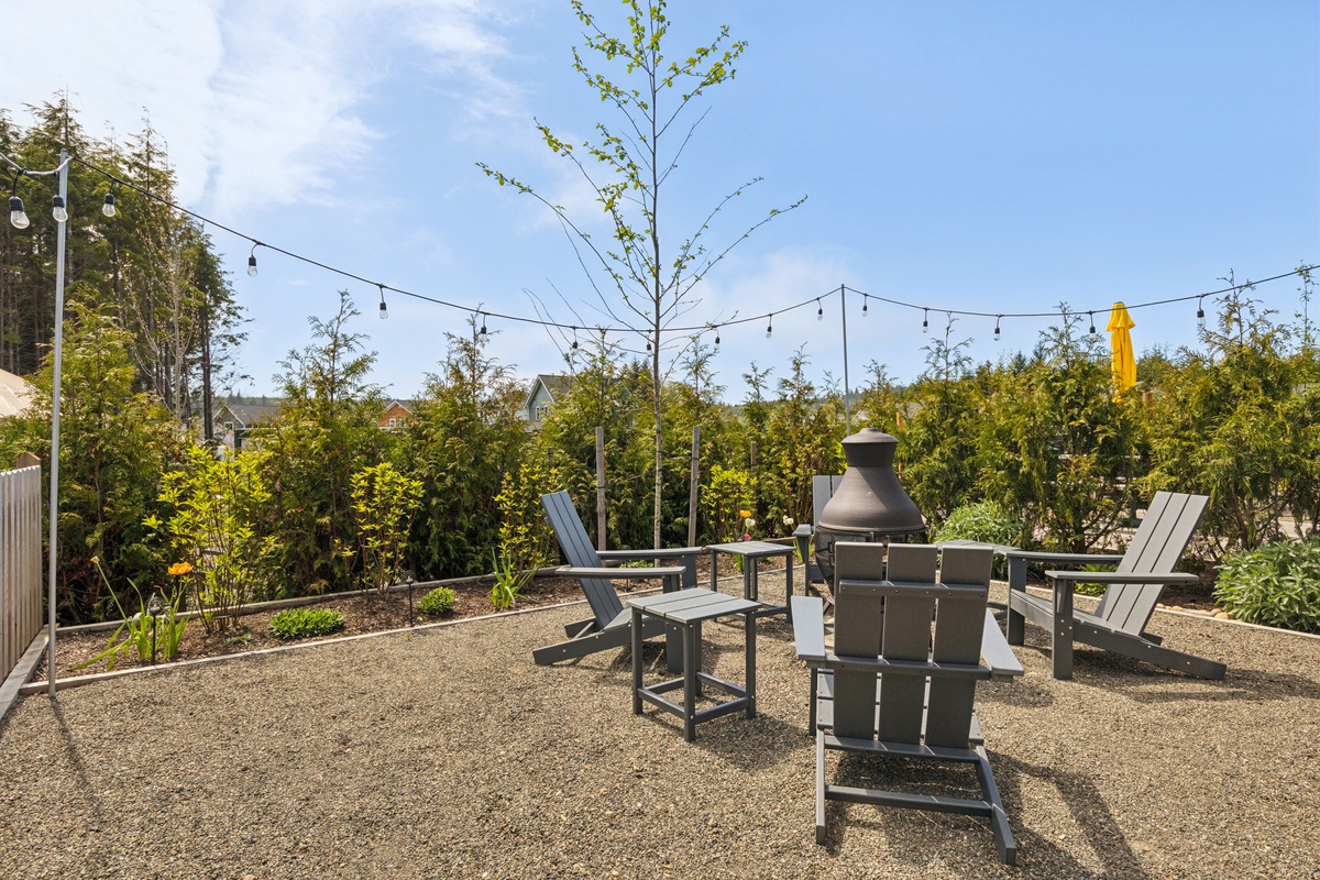 Backyard fire pit