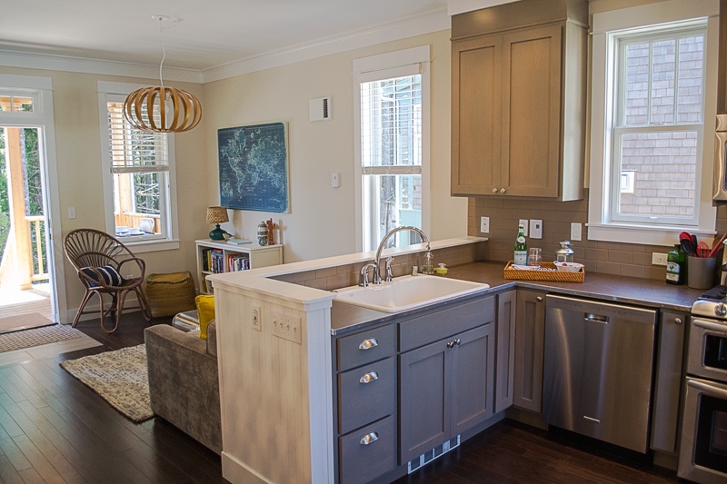 Kitchen and dining area