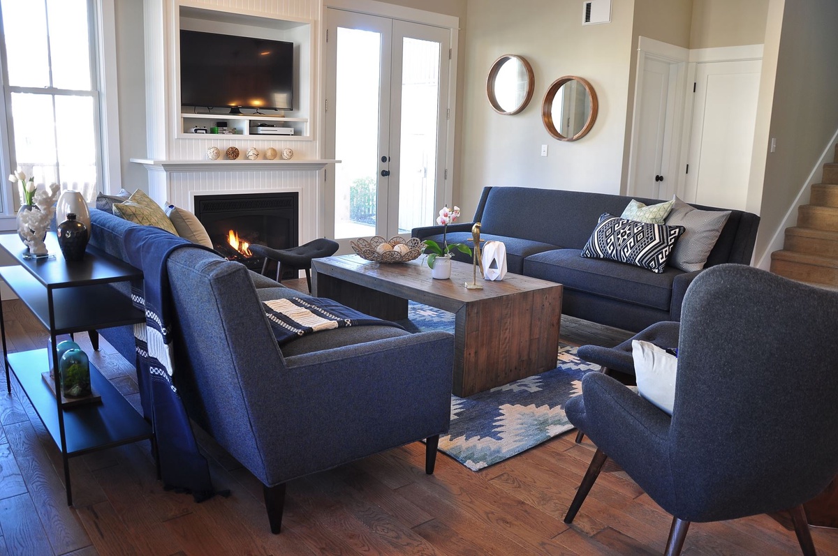 Living room perfectly desined to converse with friends and family