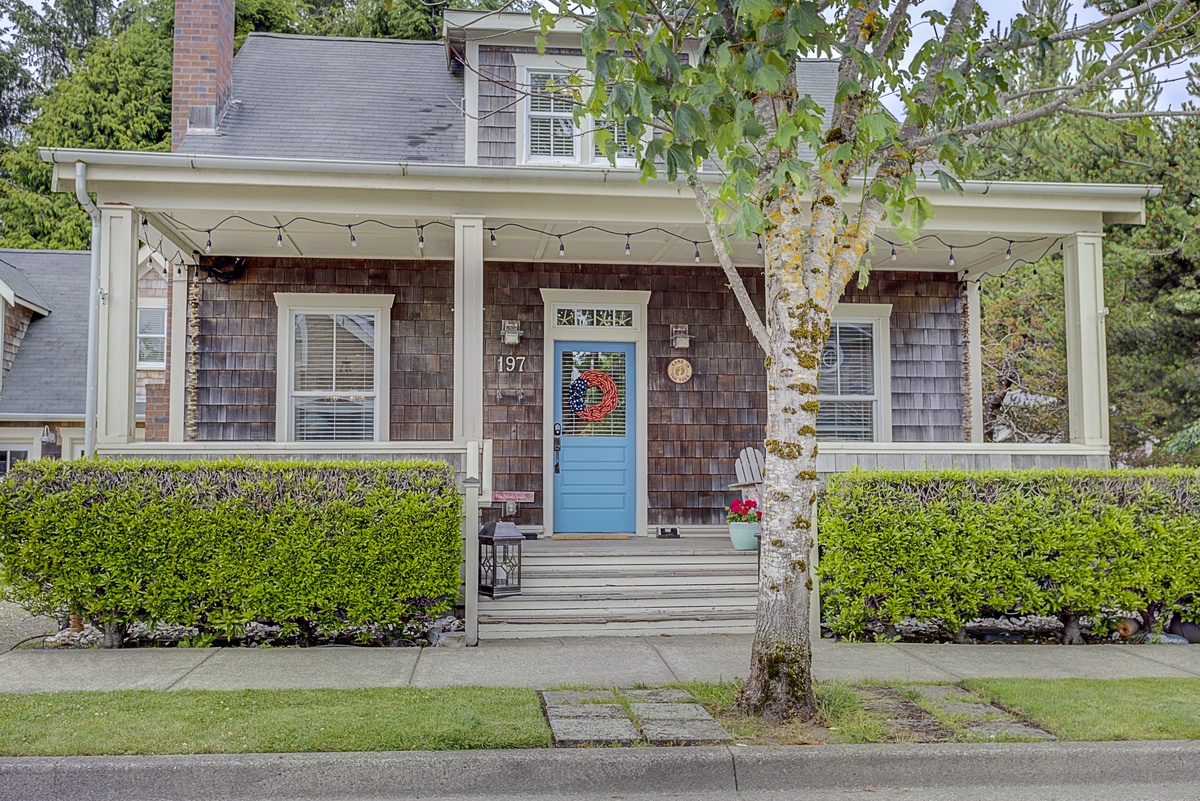 Sand in the Toes is just 4 minutes to town and close to most Seabrook amenities