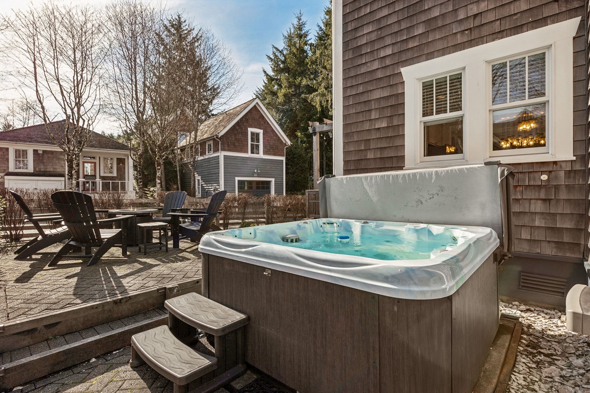 Private hot tub