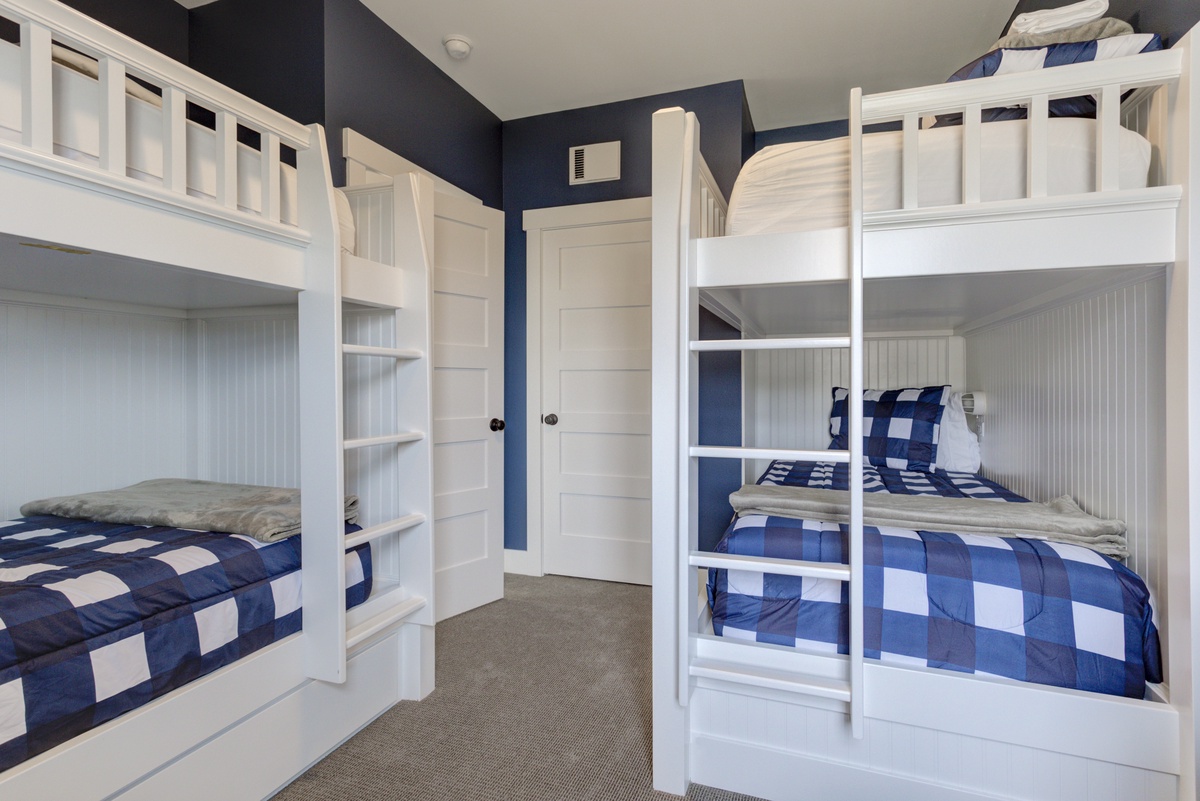 Bunk bedroom