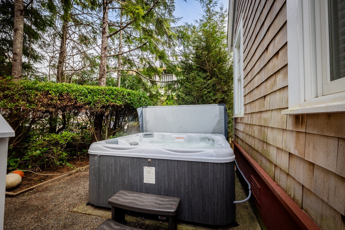 Private hot tub