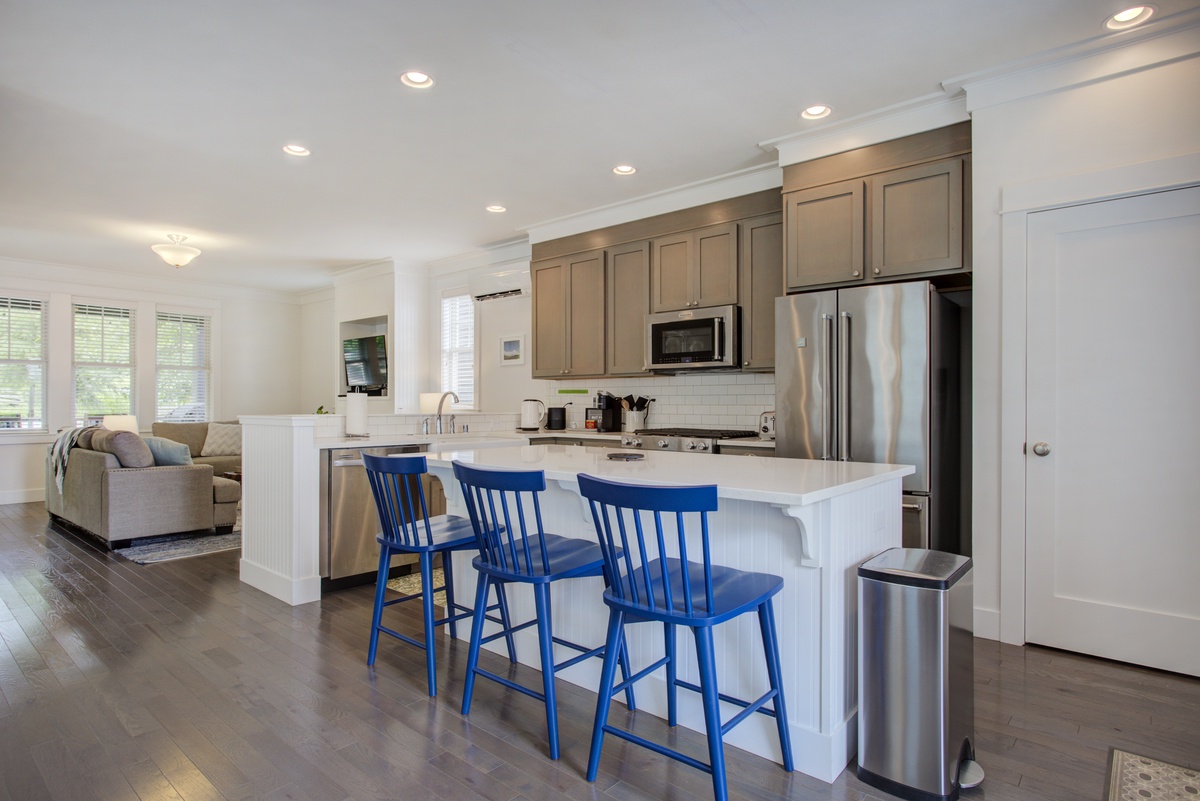 Kitchen with seating