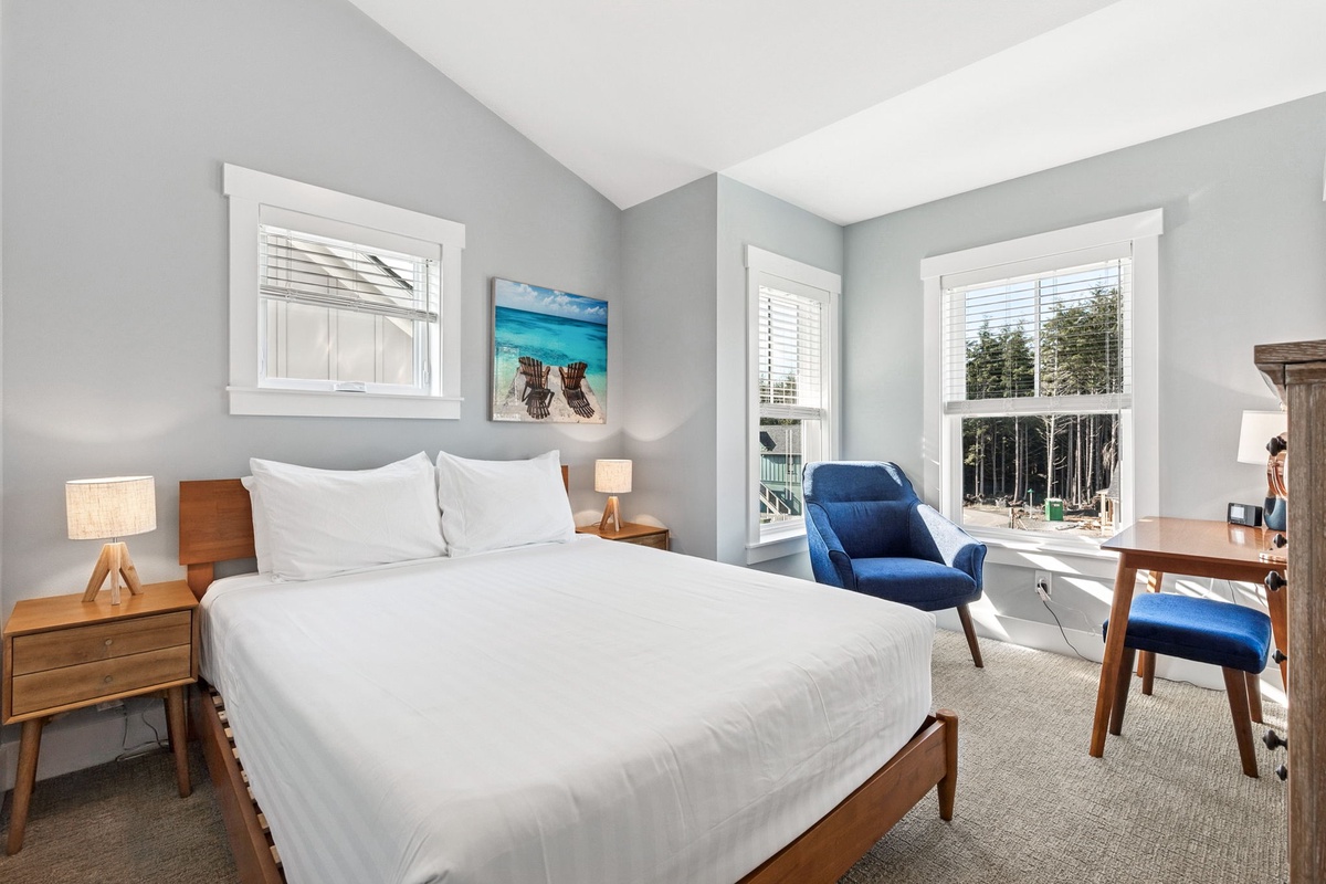 Primary Queen bedroom