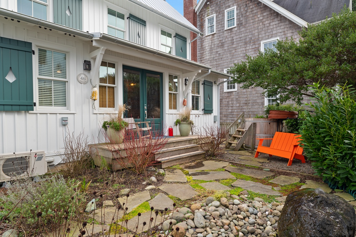 Enjoy the tranquil environment of your very own yard