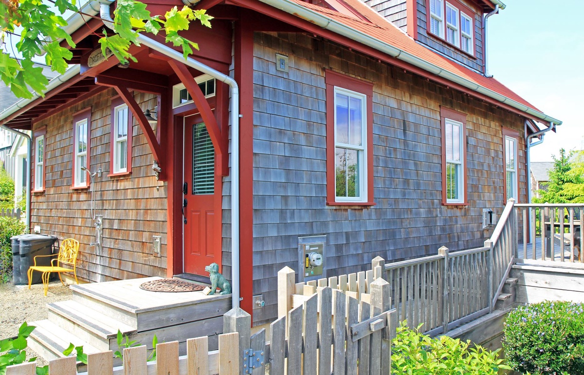 Welcome to Driftwood, a 3 story home with daylight basement at Seabrook