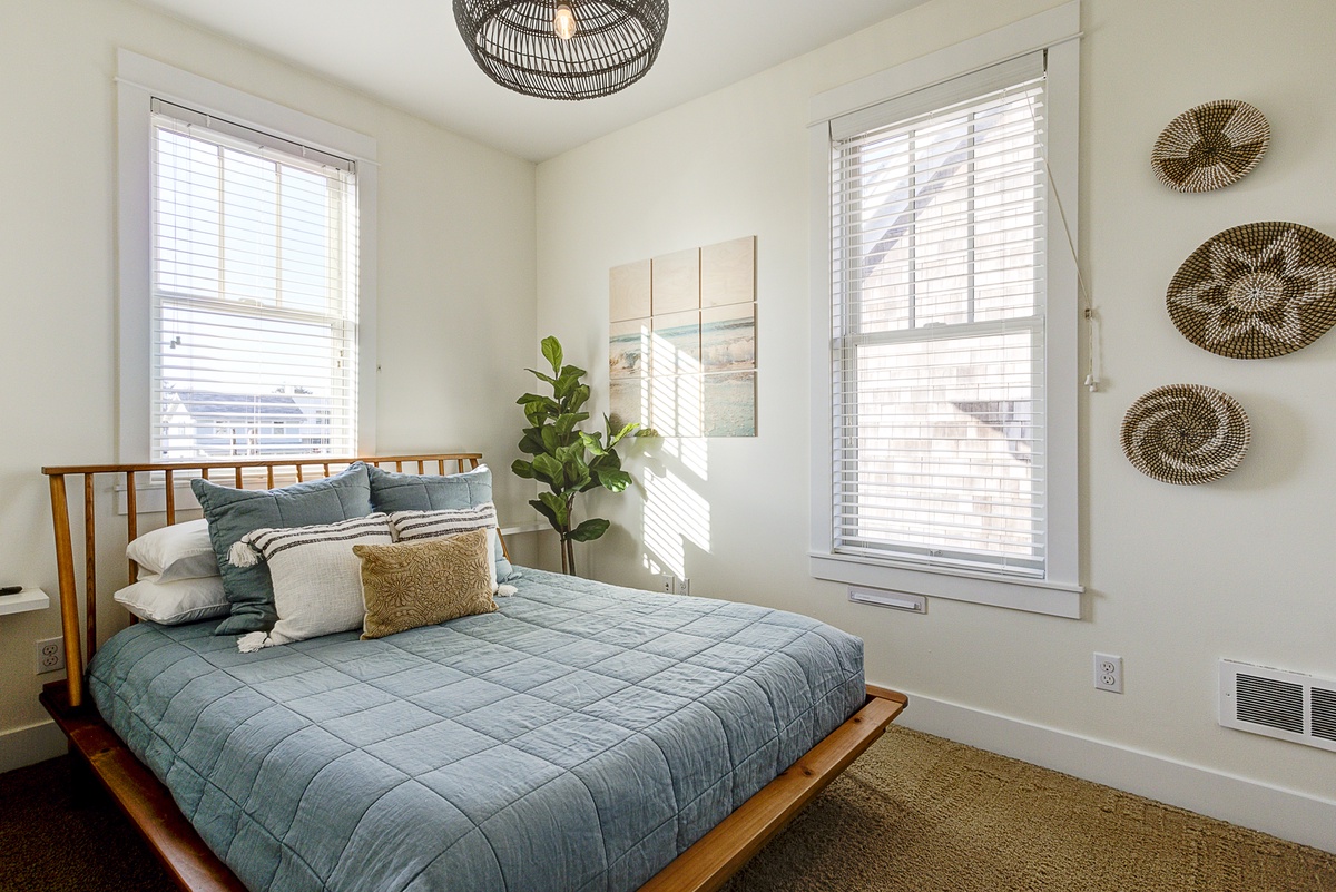 Guest bedroom