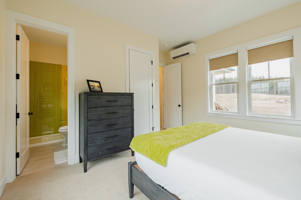 Queen bedroom with ensuite bath for a refreshing stay