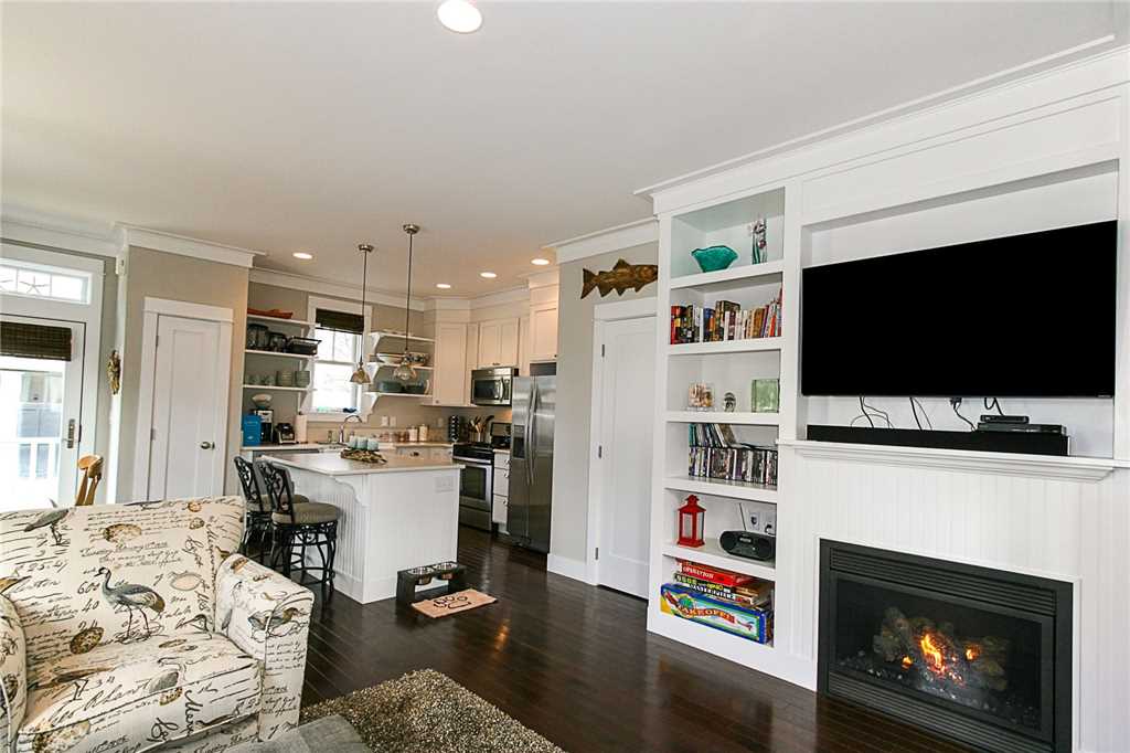 Spacious main floor with kitchen, living room and dining room