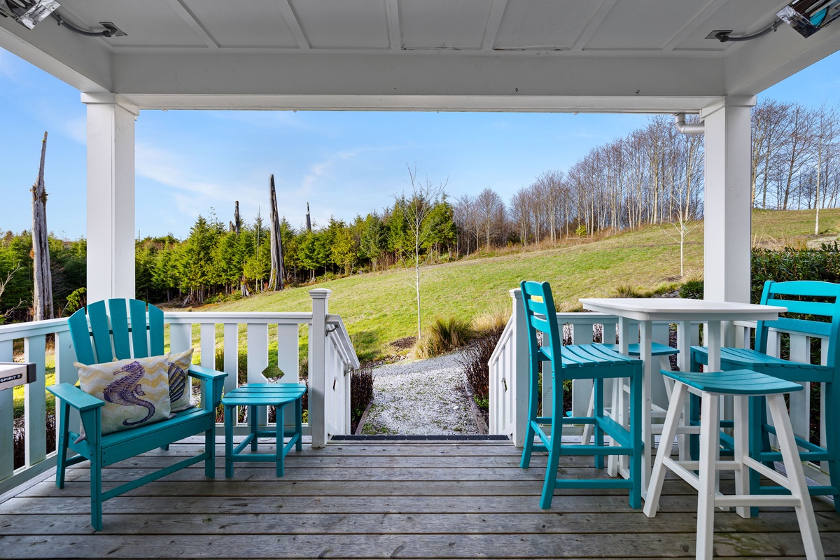 Sweeping views of Old Snag Amphitheater