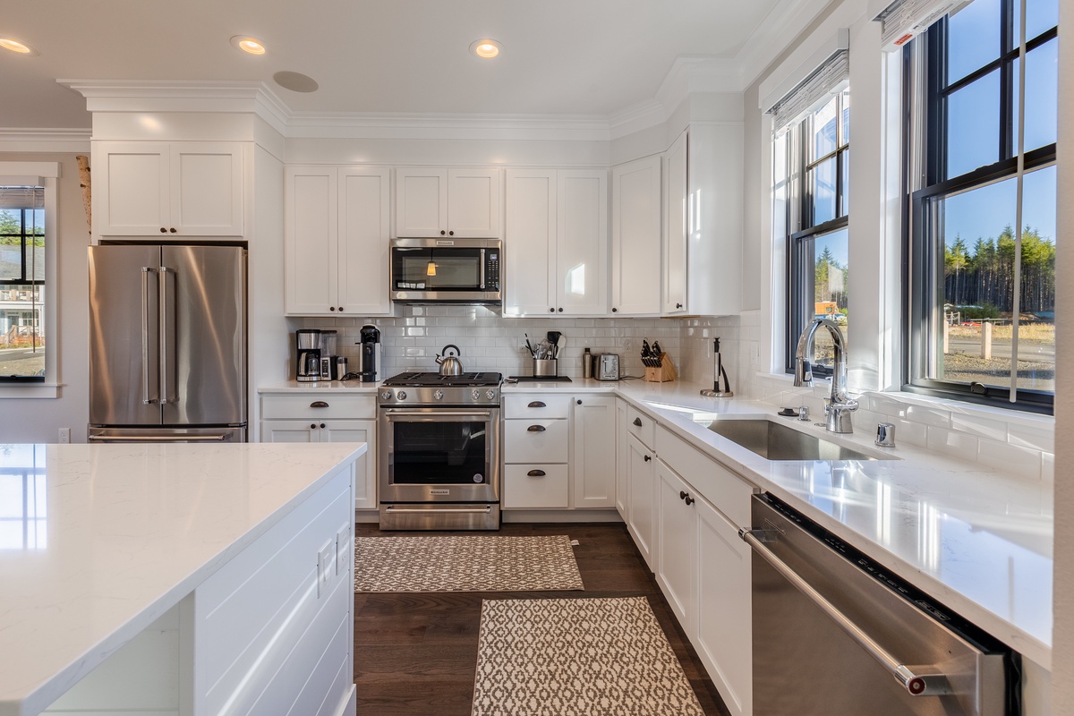 fully stocked kitchen