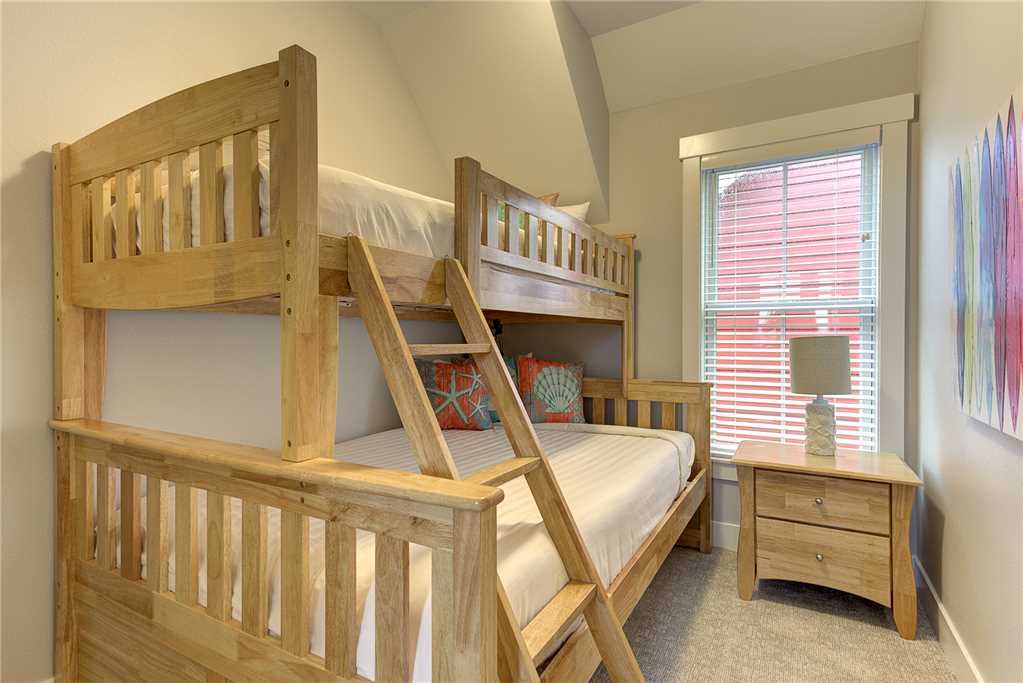 Bunk bedroom