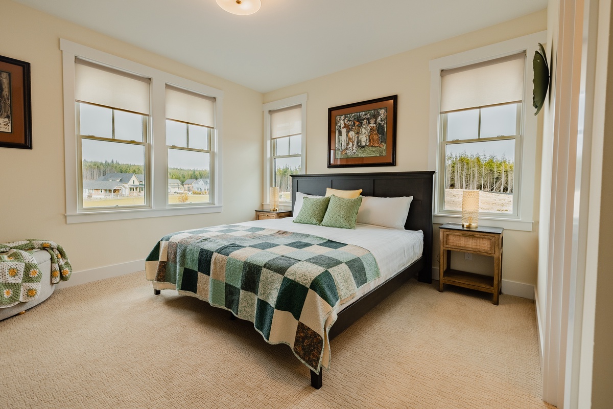 King bedroom with park views for a peaceful nights sleep