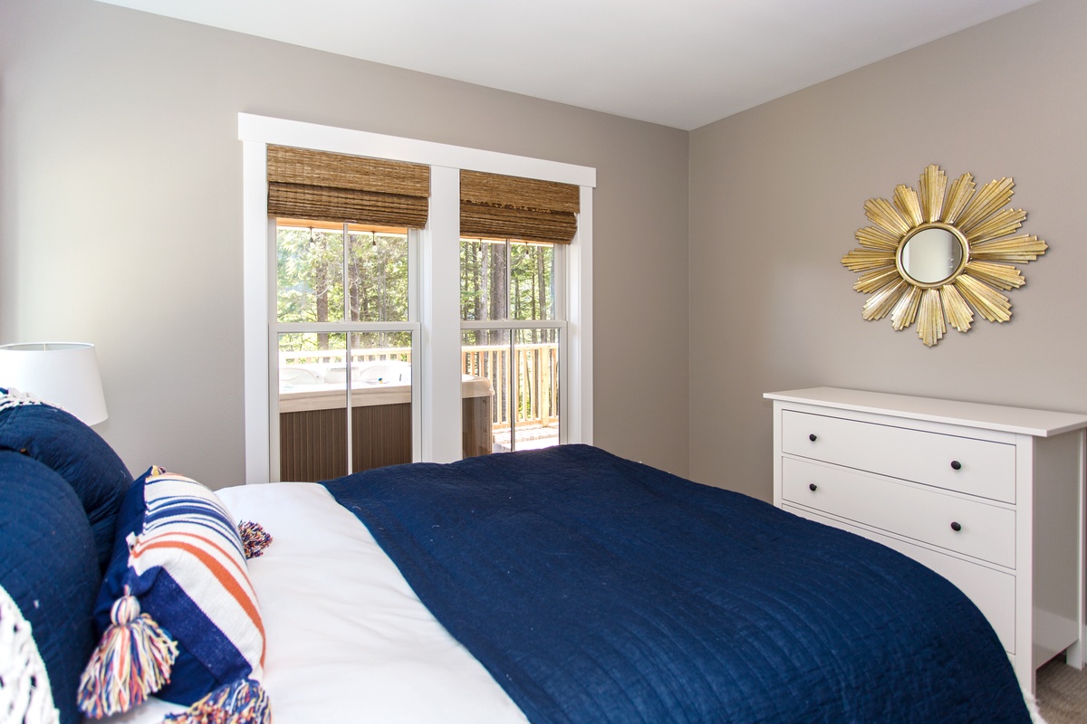 lower level queen guest bedroom