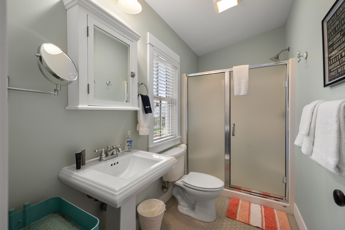 Full ensuite bath