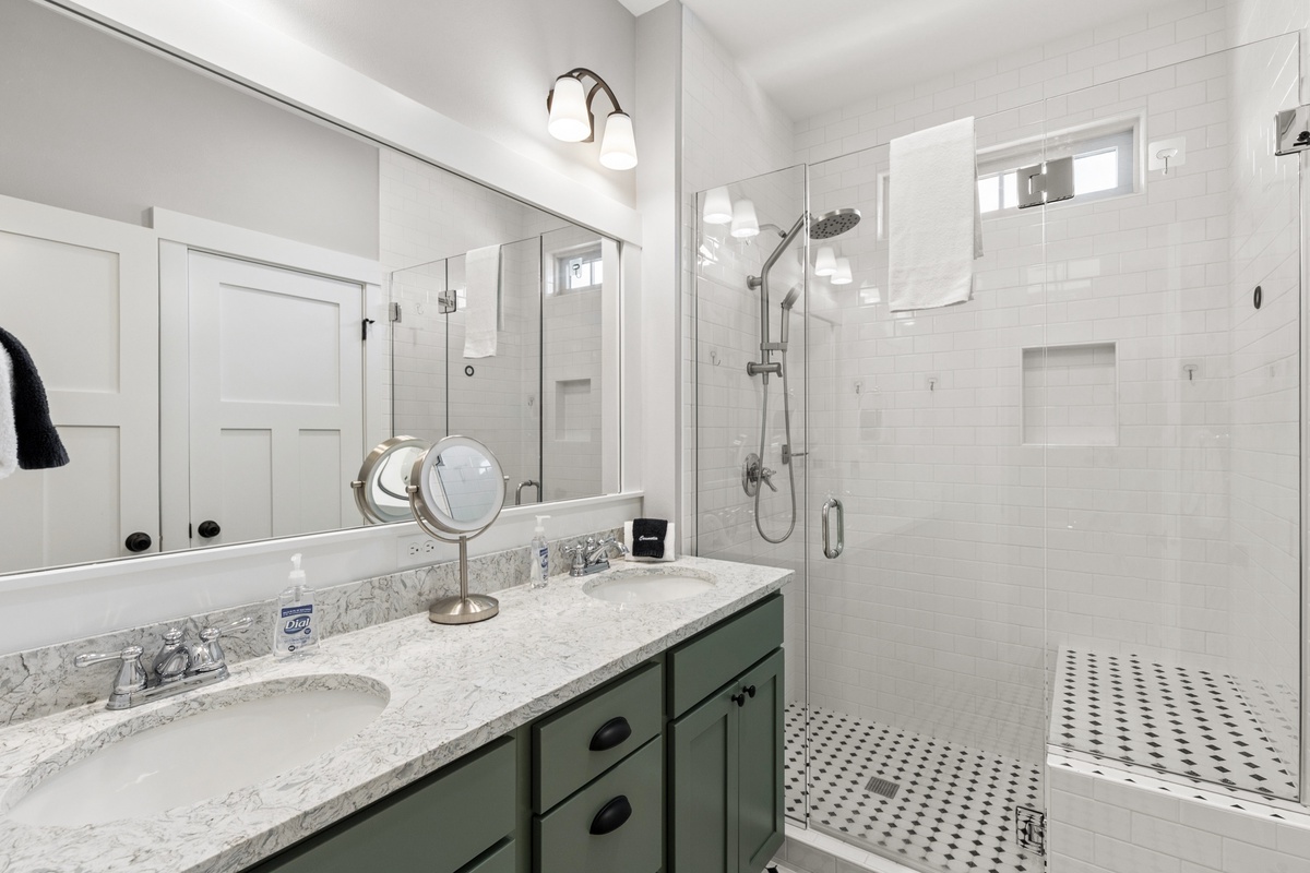 King ensuite
