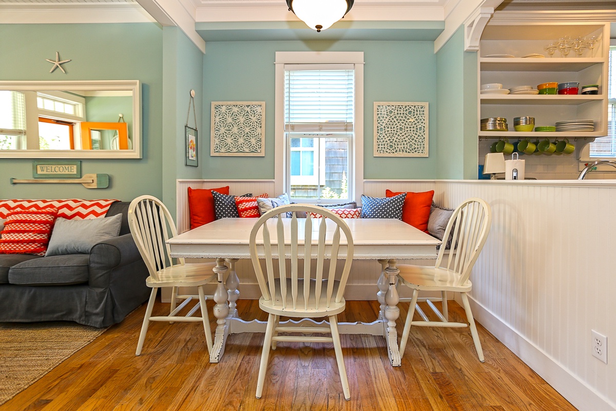 Dining nook with a table that seats six