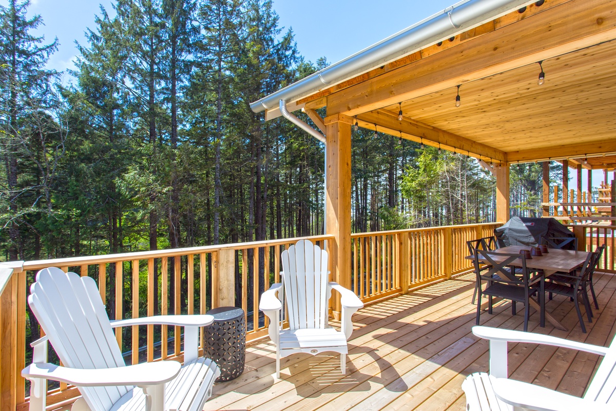 upper deck outdoor seating covered or not